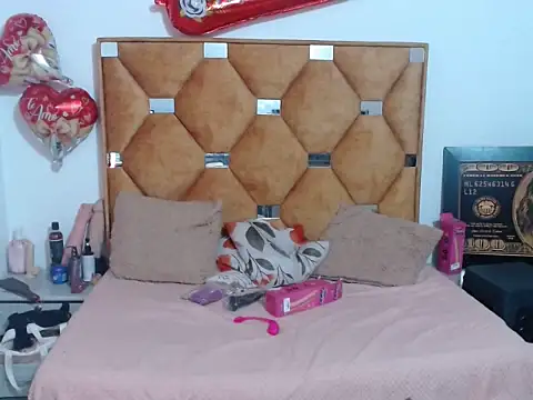 CATTALINAHOT online show from April 8, 3:19 am