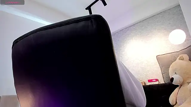 lily cash1 online show from February 17, 12:46 pm