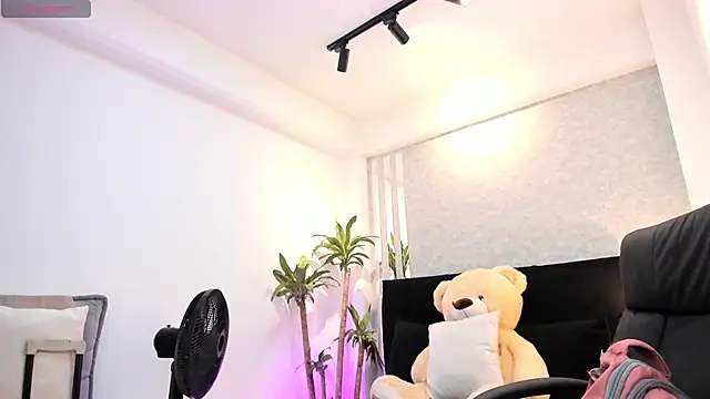 lily cash1 online show from January 7, 2:22 pm