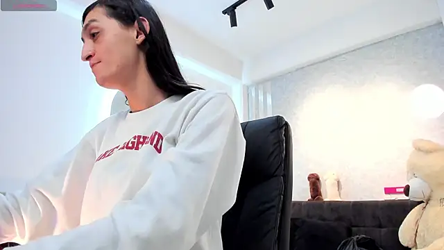lily cash1 online show from February 5, 12:56 pm