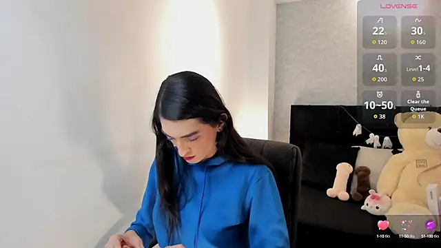 lily cash1 online show from October 9, 7:25 pm