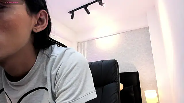 lily cash1 online show from December 20, 2:31 pm