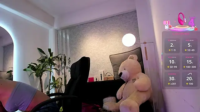 lily cash1 online show from February 16, 12:59 pm