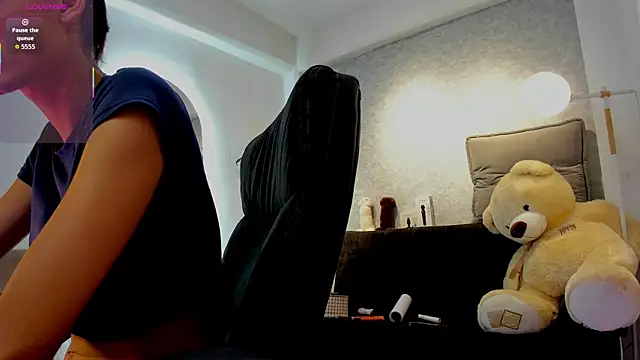 lily cash1 online show from March 12, 12:09 pm