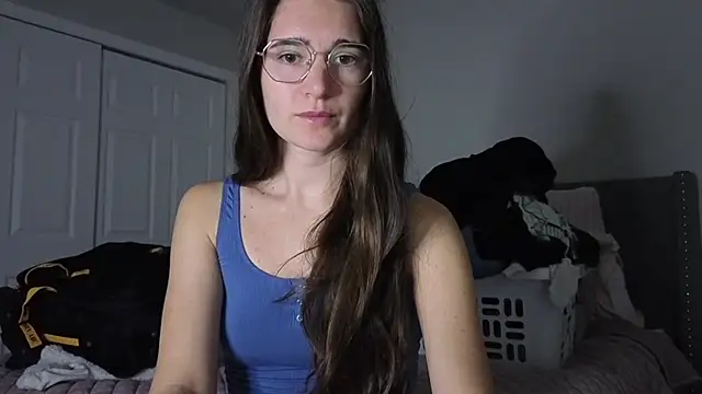 bambifarrina online show from February 8, 3:15 am