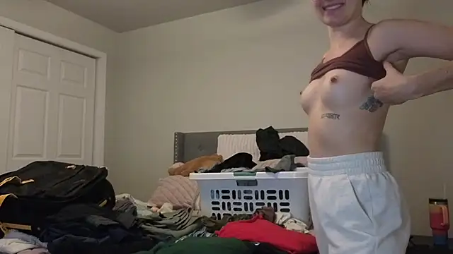 bambifarrina online show from February 8, 11:57 pm