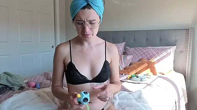 bambifarrina online show from October 5, 7:59 pm