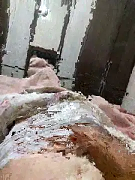 Snapshot of Gustavo198045 chatting on November 17, 3:54 am Gustavo198045 online show from November 17, 3:54 am