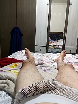 Snapshot of Gustavo198045 chatting on September 30, 3:12 am Gustavo198045 online show from September 30, 3:12 am