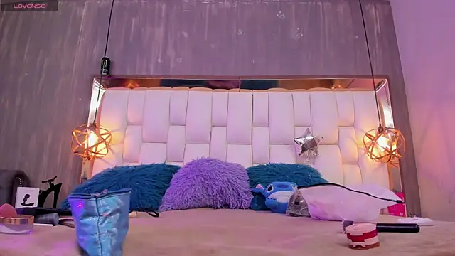 Foxxy Doll online show from April 2, 11:28 am