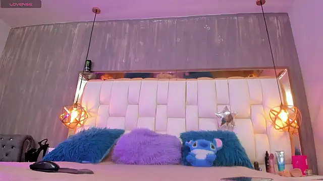 Foxxy Doll online show from March 25, 2:27 pm