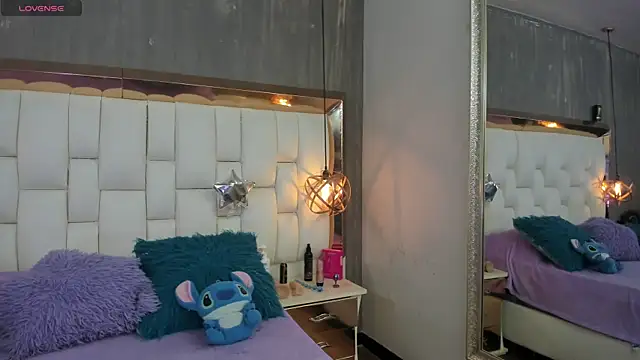 Foxxy Doll online show from April 22, 2:35 pm