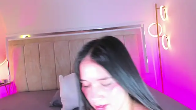 ZoeBarnett online show from March 29, 12:40 pm