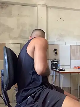 Snapshot of Novindot23cm chatting on November 6, 2:54 pm Novindot23cm online show from November 6, 2:54 pm