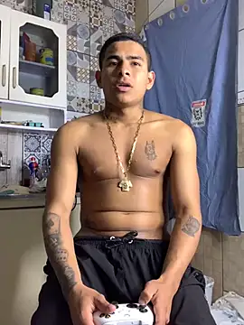 Snapshot of Novindot23cm chatting on November 19, 10:32 pm Novindot23cm online show from November 19, 10:32 pm