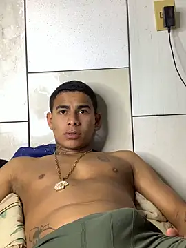 Snapshot of Novindot23cm chatting on November 25, 12:44 am Novindot23cm online show from November 25, 12:44 am