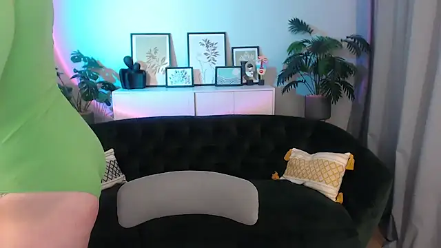 Snapshot of Natalee_Love chatting on September 9, 12:43 am Natalee Love online show from September 9, 12:43 am