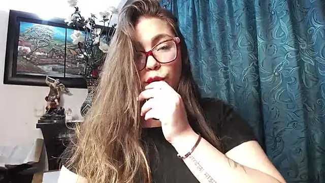 Snapshot of Laia__hadid chatting on September 24, 5:47 am Laia hadid online show from September 24, 5:47 am