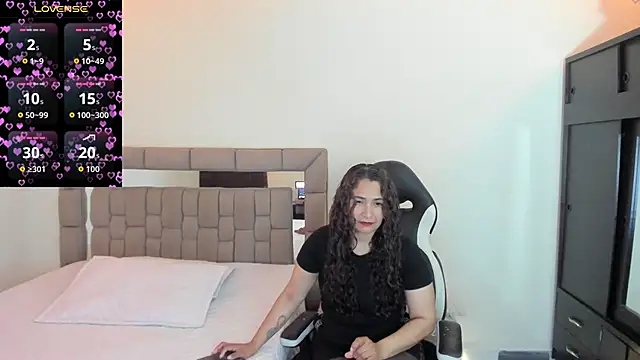 gabrielaponce11 online show from May 11, 1:23 pm