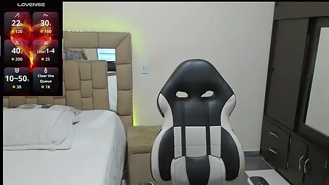 gabrielaponce11 online show from September 15, 12:00 am