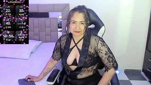 gabrielaponce11 online show from May 13, 11:45 pm