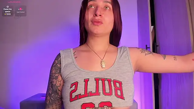 Snapshot of scarlett_Collinss chatting on December 18, 4:50 am scarlett Collinss online show from December 18, 4:50 am