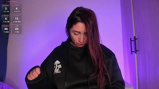 Snapshot of scarlett_Collinss chatting on December 23, 5:18 am scarlett Collinss online show from December 23, 5:18 am