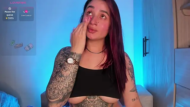 Snapshot of scarlett_Collinss chatting on February 27, 5:29 am scarlett Collinss online show from February 27, 5:29 am