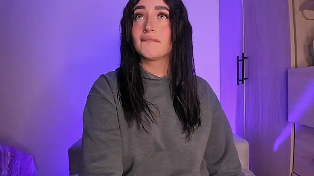 scarlett Collinss online show from March 24, 5:29 am