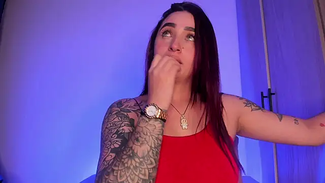 Snapshot of scarlett_Collinss chatting on December 17, 3:33 am scarlett Collinss online show from December 17, 3:33 am