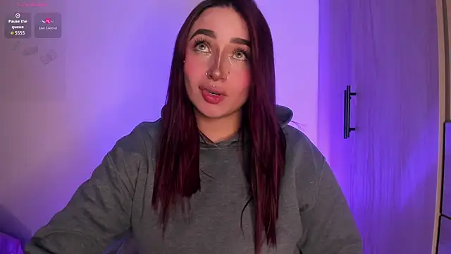 Snapshot of scarlett_Collinss chatting on February 4, 3:45 am scarlett Collinss online show from February 4, 3:45 am