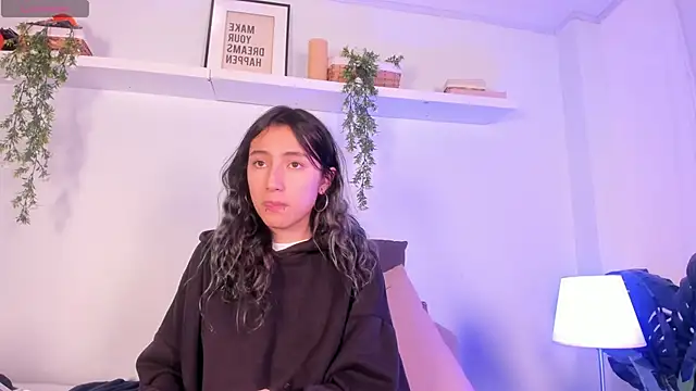 Snapshot of Vampgyal chatting on November 18, 9:40 pm Vampgyal online show from November 18, 9:40 pm