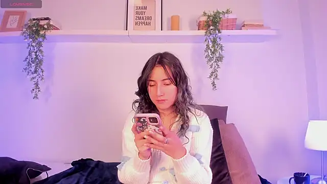 Snapshot of Vampgyal chatting on October 28, 8:41 pm Vampgyal online show from October 28, 8:41 pm