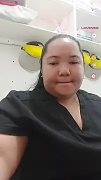 LianaCruzado online show from April 4, 1:56 am