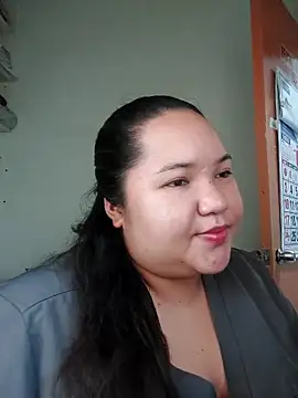 Snapshot of LianaCruzado chatting on May 12, 6:43 am LianaCruzado online show from May 12, 6:43 am
