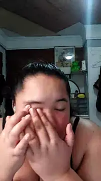 Snapshot of LianaCruzado chatting on August 3, 6:10 am LianaCruzado online show from August 3, 6:10 am
