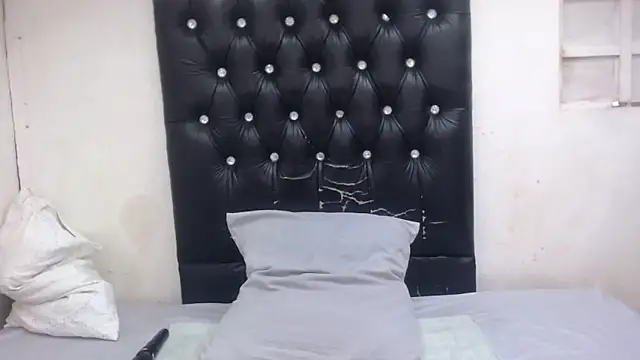 GlowGoddessxx online show from April 9, 5:42 am