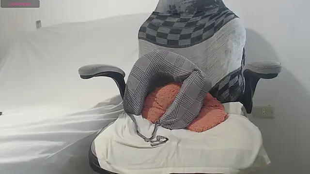 mia duvall online show from April 10, 3:19 pm