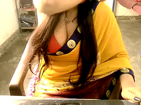 Snapshot of RIYA_SOOD chatting on October 22, 7:19 am RIYA SOOD online show from October 22, 7:19 am