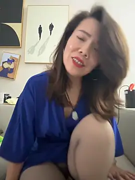 Snapshot of anna_yngs chatting on October 12, 12:56 am anna yngs online show from October 12, 12:56 am