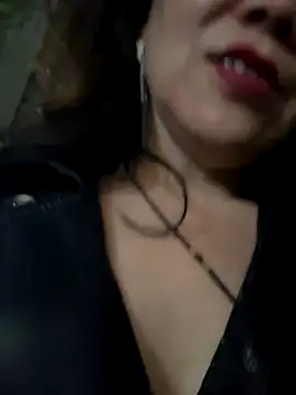 anna yngs online show from November 7, 11:48 am