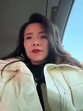 anna yngs online show from December 16, 9:46 am