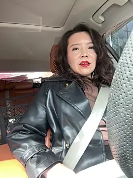 anna yngs online show from March 16, 6:17 am