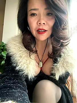 anna yngs online show from November 14, 9:02 am