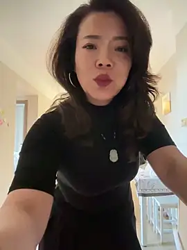 anna yngs online show from March 3, 7:26 am