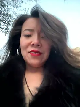 anna yngs online show from January 15, 10:18 am