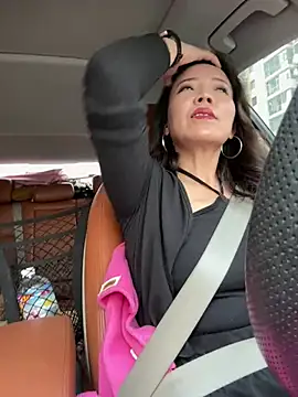 anna yngs online show from March 19, 6:35 am