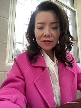 anna yngs online show from March 15, 10:44 am