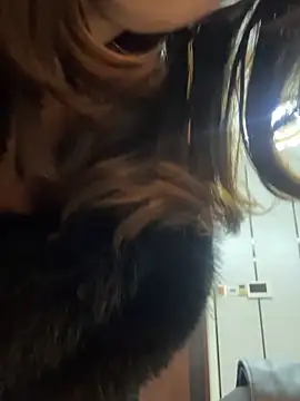 anna yngs online show from December 4, 2:05 pm