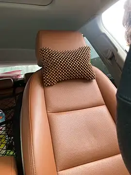 anna yngs online show from March 25, 4:34 am